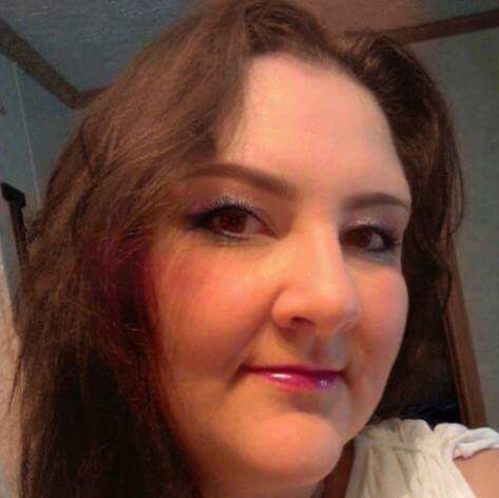 🌺 𝐖𝐞𝐧𝐝𝐲 🌺 - Pᴏsʜᴍᴀʀᴋ Aᴍʙᴀssᴀᴅᴏʀ